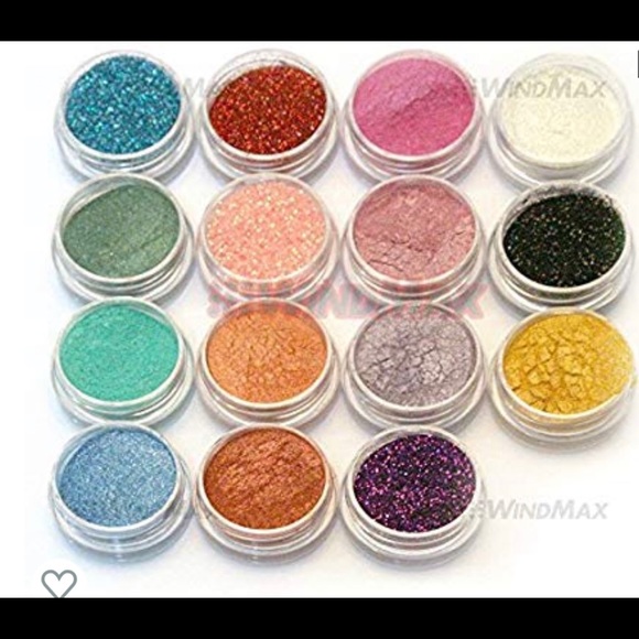 Eyeshadow - Picture 2 of 3